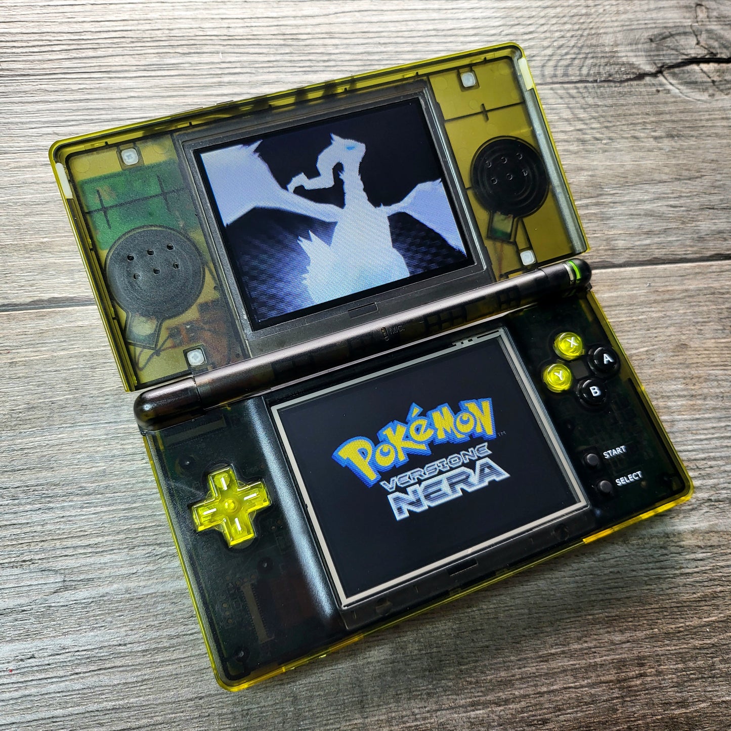 Custom Nintendo DS Lite console in Pokemon Gengar style