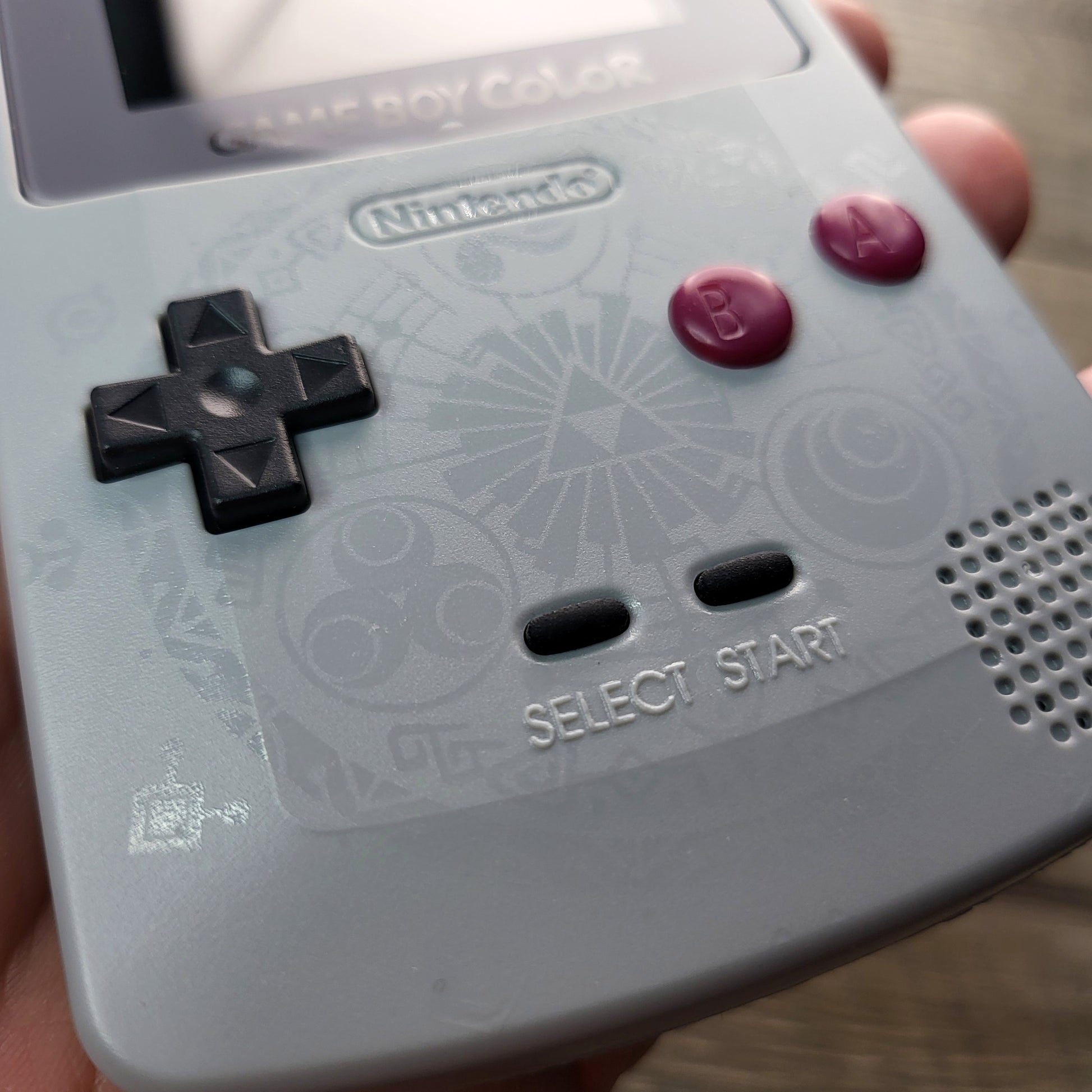 Custom Nintendo gameboy color console in zelda style