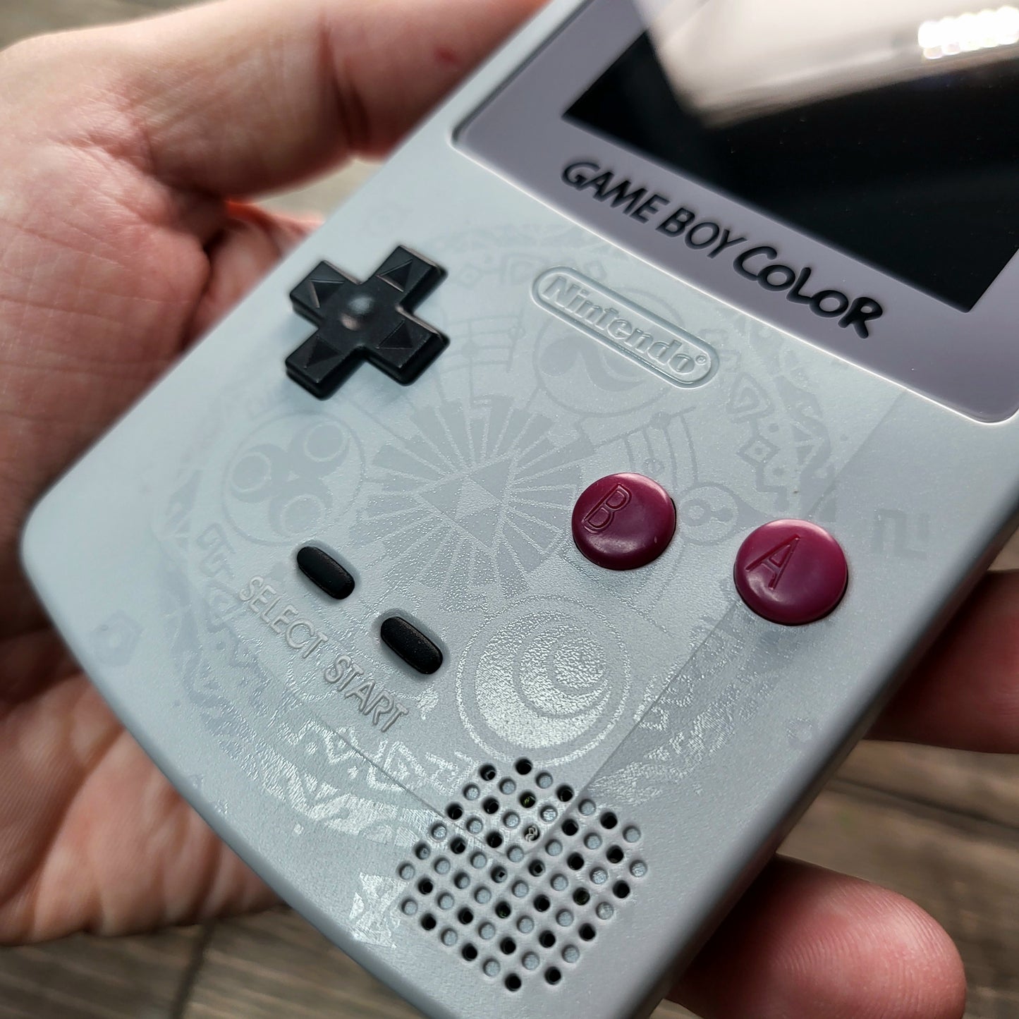 Custom Nintendo gameboy color console in zelda style