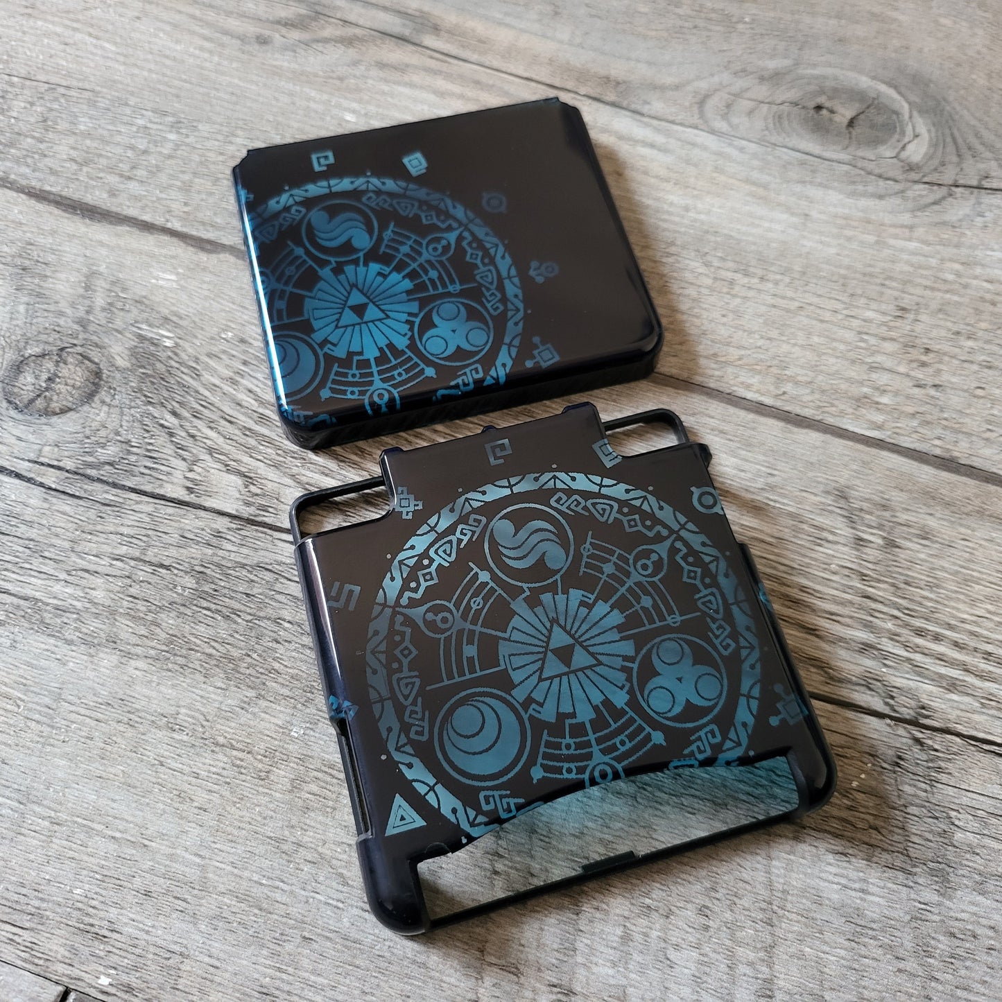 Custom shell cover for Nintendo with Zelda themed laser engravings