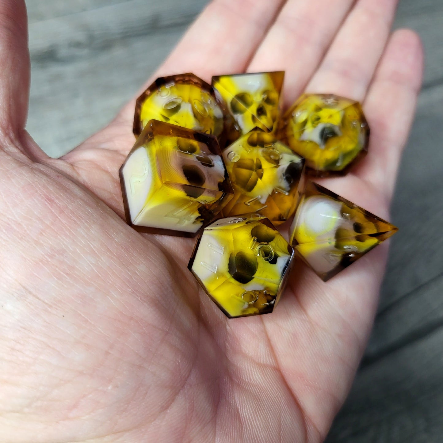 Dice set with 7 pieces with skull inside for role-playing games for Dungeons and Dragons