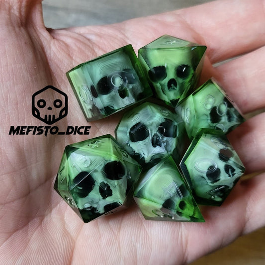 Dice set with 7 pieces with skull inside for role-playing games for Dungeons and Dragons