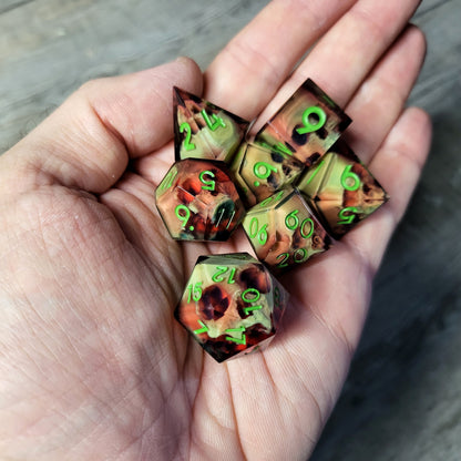 Dice set with 7 pieces with skull inside for role-playing games for Dungeons and Dragons