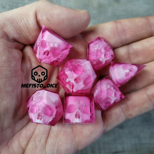 Dice set with 7 pieces with skull inside for role-playing games for Dungeons and Dragons