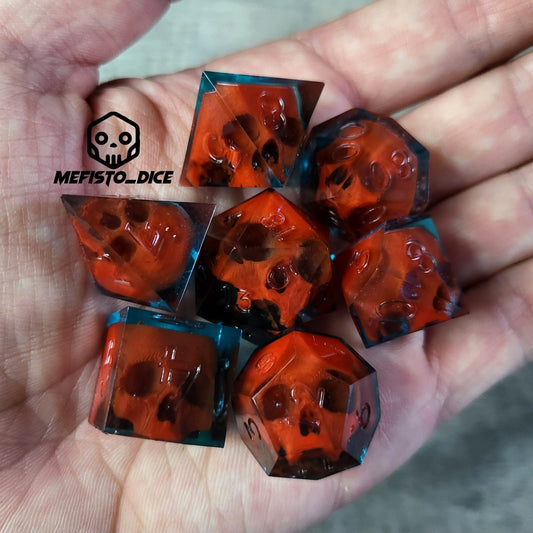 Dice set with 7 pieces with skull inside for role-playing games for Dungeons and Dragons