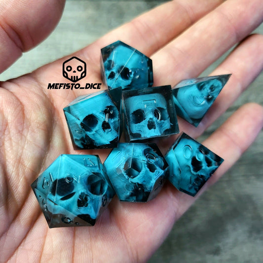 Dice set with 7 pieces with skull inside for role-playing games for Dungeons and Dragons