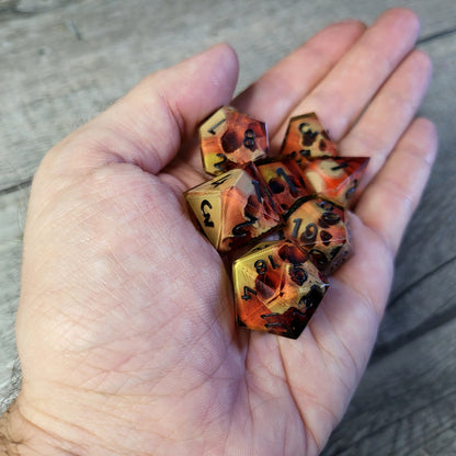 Dice set with 7 pieces with skull inside for role-playing games for Dungeons and Dragons