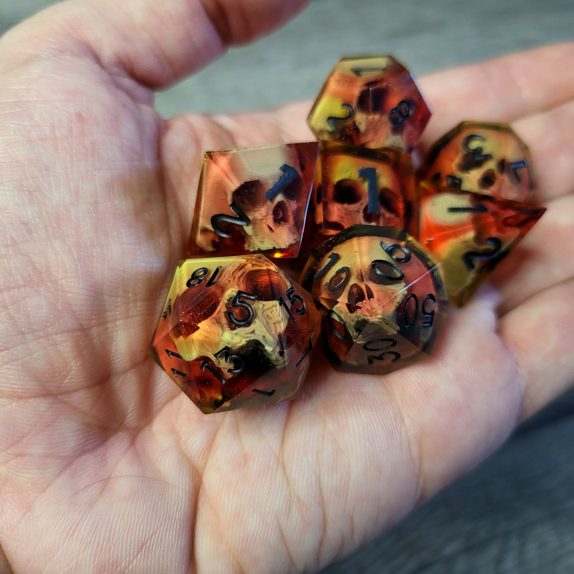 Dice set with 7 pieces with skull inside for role-playing games for Dungeons and Dragons