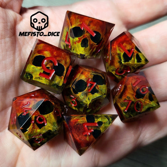 Dice set with 7 pieces with skull inside for role-playing games for Dungeons and Dragons