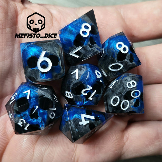 Dice set with 7 pieces with skull inside for role-playing games for Dungeons and Dragons