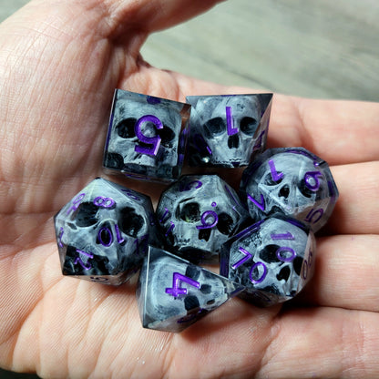 Dice set with 7 pieces with skull inside for role-playing games for Dungeons and Dragons