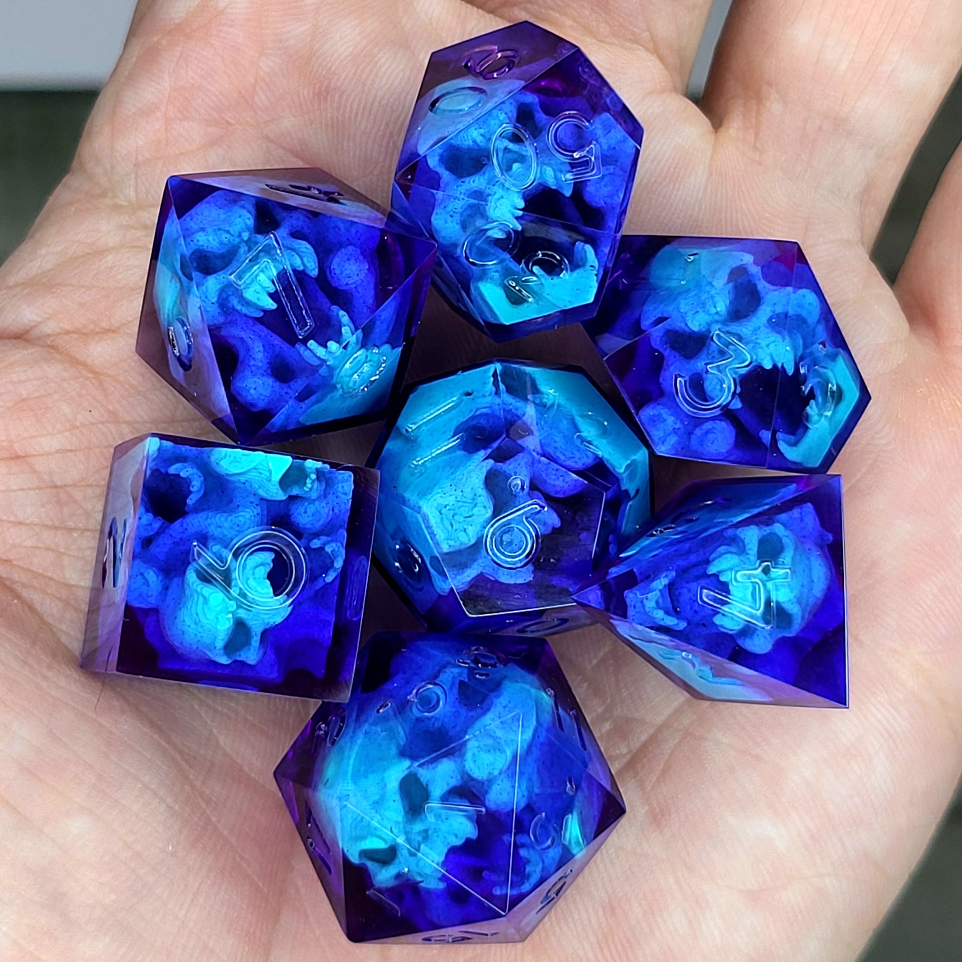 Dice set with sky blue spirit inside and purple resin for play dnd , dungeons and dragons