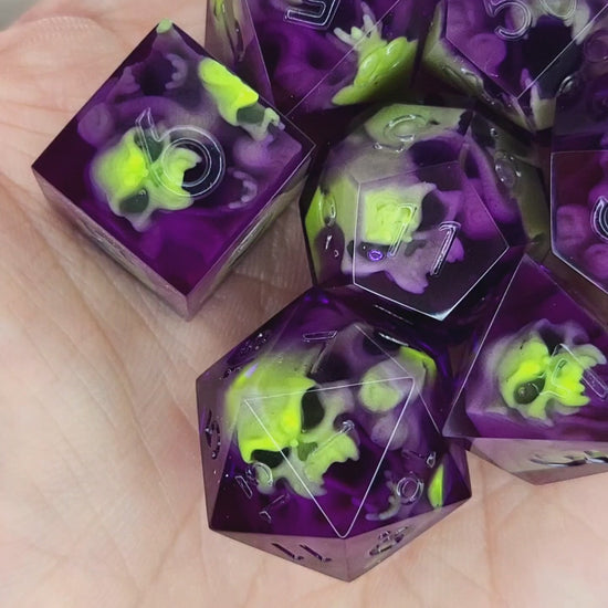 Skull Dice Set – Purple & Neon Green Skull Dice for DnD and Tabletop RPGs